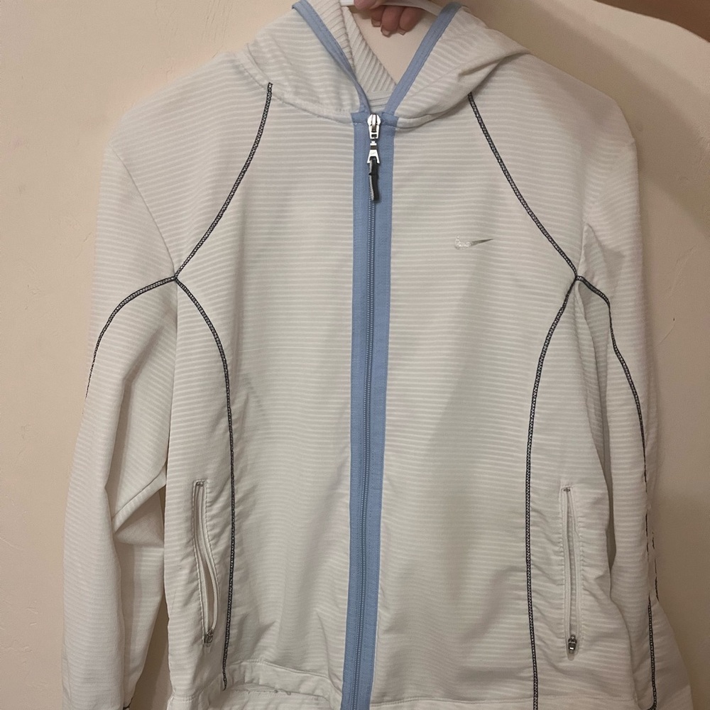 Nike Sphere Dry Women’s Windbreaker